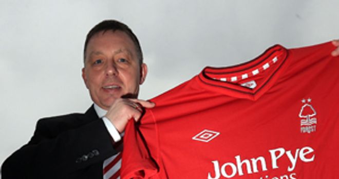 Billy Davies: Says he is in charge of picking the team
