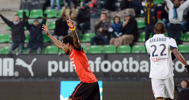 Jean Makoun scores a late equaliser for Rennes