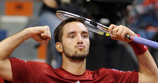Viktor Troicki: Through to the second round in Dusseldorf