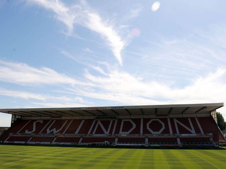 Swindon have added two players from Tottenham.