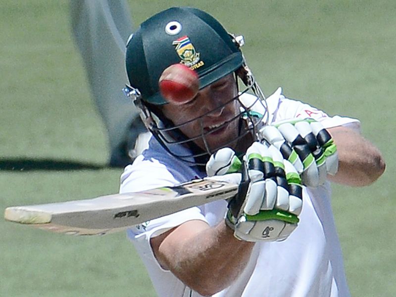 De Villiers was out for 121, as SA made 409 all out.