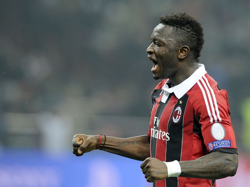 Another former Portsmouth player - Sulley Muntari - doubles the Rossoneri's advantage