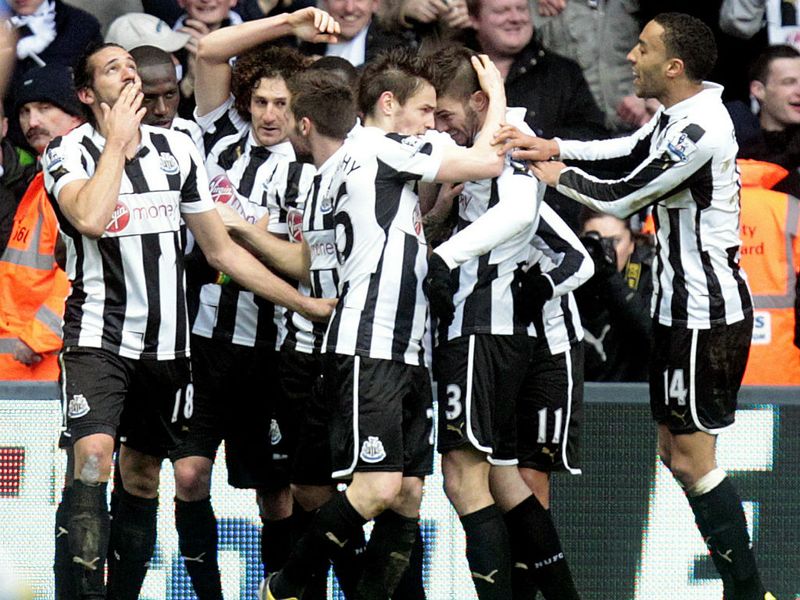 Jonas Gutierrez looked to pile yet more pressure on Chelsea boss Rafa Benitez as he broke the deadlock on Tyneside.