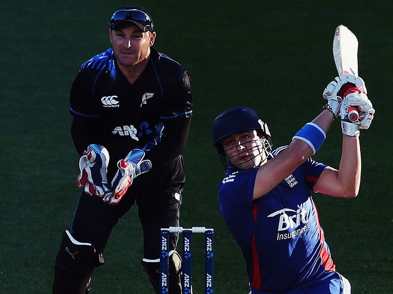 Luke Wright smashed 42 off 20 balls.