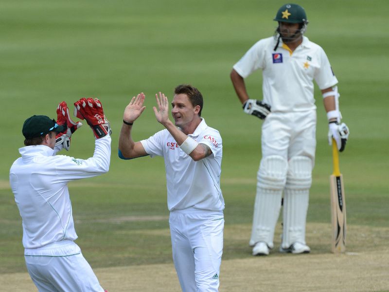 Dale Steyn removed Nasir Jamshed.