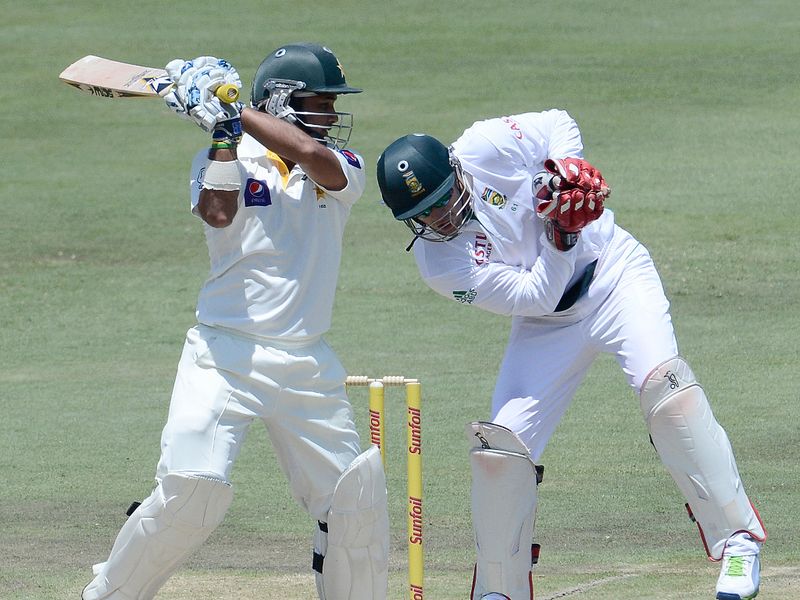 Imran Farhat defied the Proteas prior to lunch.