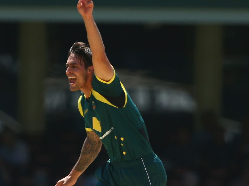 Mitchell Johnson snared three early wickets.