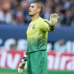 Transfer news: Victor Valdes to see out final 12 months of Barcelona contract | Sky Sports