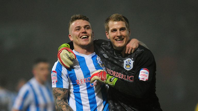 Alex Smithies celebrates with winning goalscorer Danny Ward