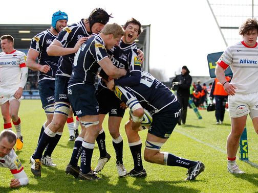 Sale celebrate Tom Holmes' try