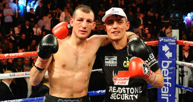 Derry Mathews (L) and Anthony Crolla: Rematch ends in Liverpool draw (Image: leighdawneyphotography.com)