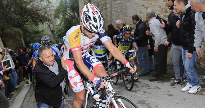 Large numbers of riders had to push up the Sant'Elpidio a Mare