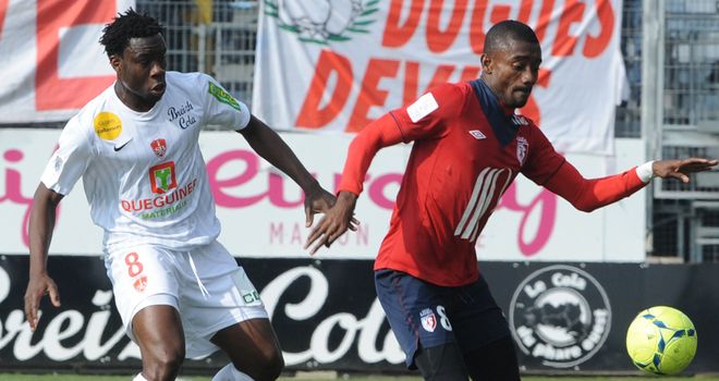 Salomon Kalou (right) was on target for Lille
