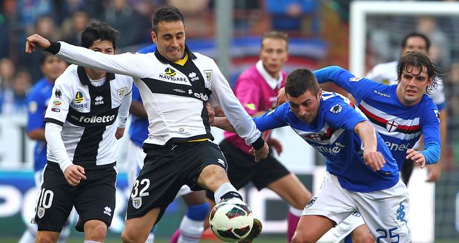 Marco Marchionni and Nenad Krsticic vie for the ball