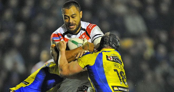Tony Puletua tries to break through the Warrington defence