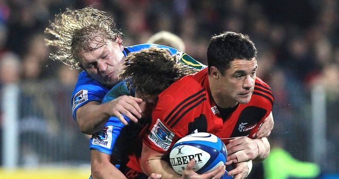 Dan Carter: Will remain in New Zealand