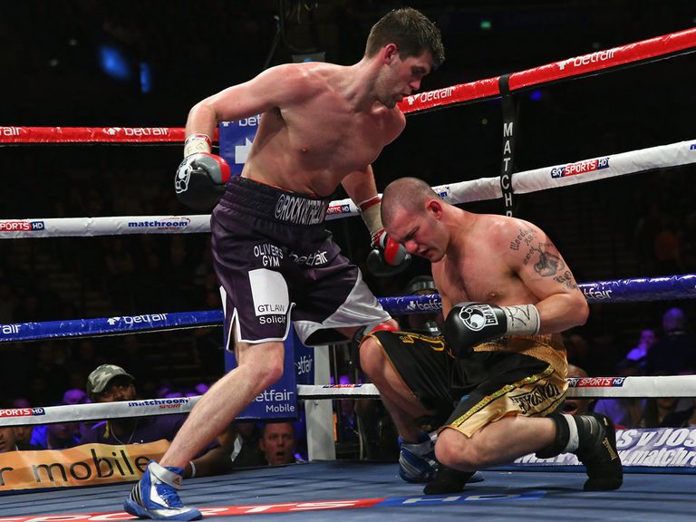 Rocky Fielding sends Reed to the canvas