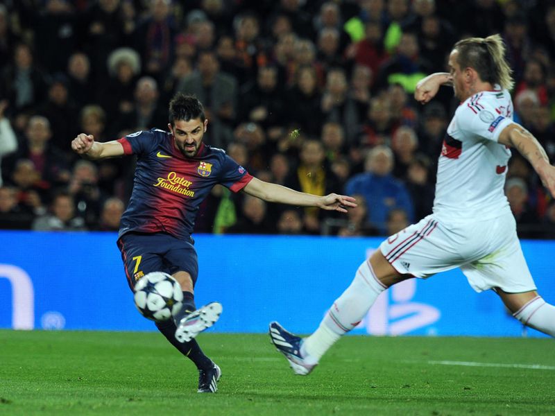 David Villa's lovely finish puts Barcelona 3-0 up on the night and 3-2 ahead on aggregate