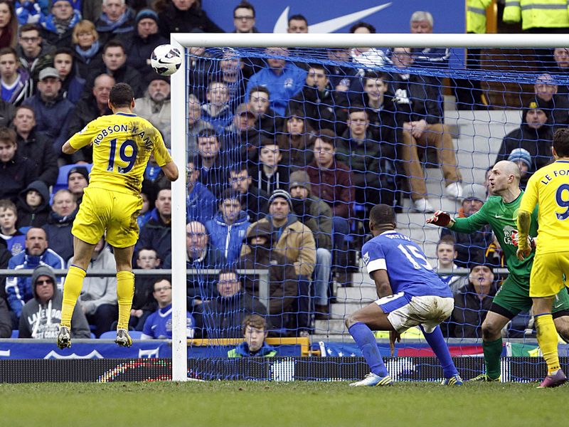 Hal Robson-Kanu heads home a consolation for Reading but it finished 3-1 at Goodison