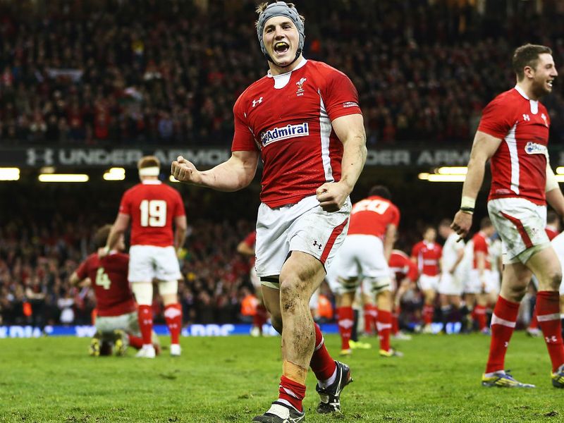... and Jonathan Davies joins in the fun