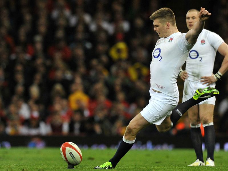 Off target: England's fly half Owen Farrell doesn't seem to have his shooting boots on