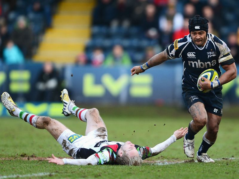 Too fast: Sammy Tuitupou goes past Charlie Walker