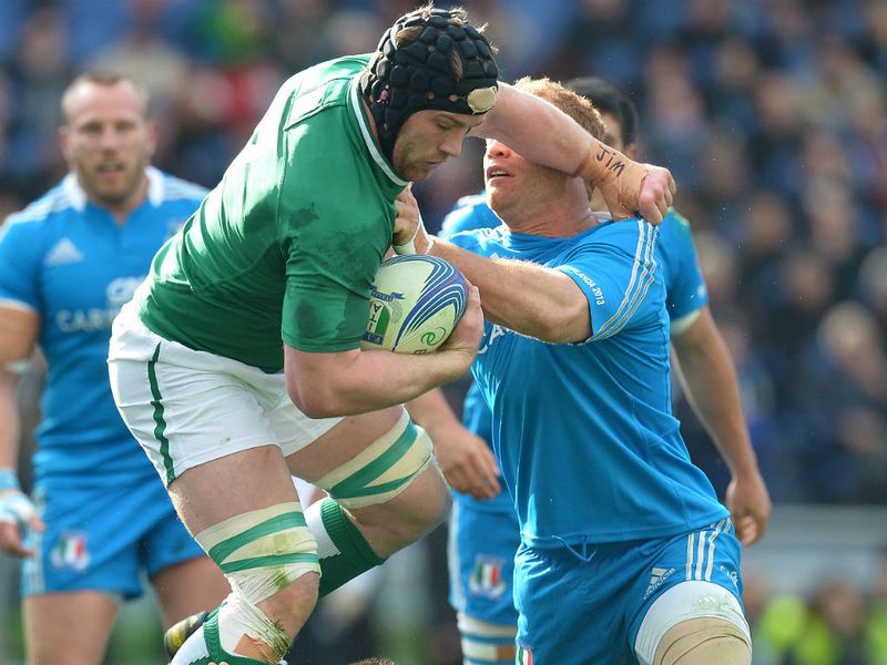 Tough battle: Sean O'Brien and Leonardo Ghiraldini vie for the ball