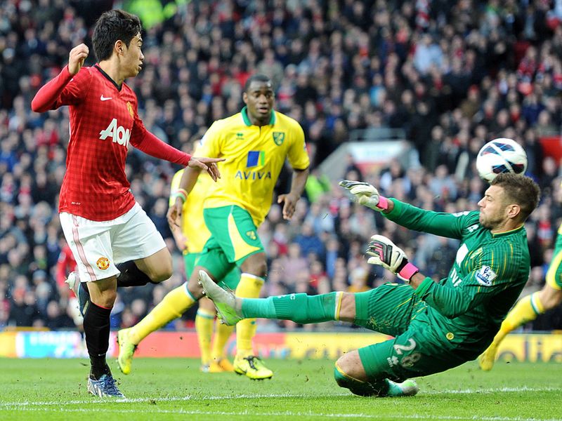 Kagawa dinks home his and United's third