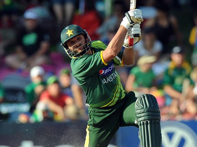 Shahid Afridi's onslaught could not prevent a 34-run loss for Pakistan.