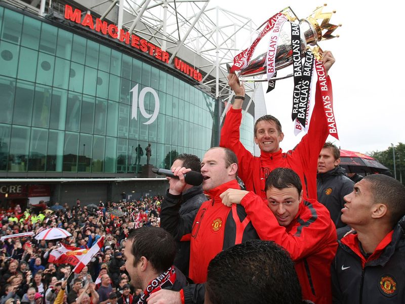 Still the Old Trafford club clinch the league title with Rooney picking up his fourth Premier League winners medal.