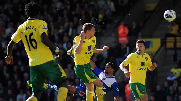 Garath McCleary: Gets an effort in for Reading at Norwich