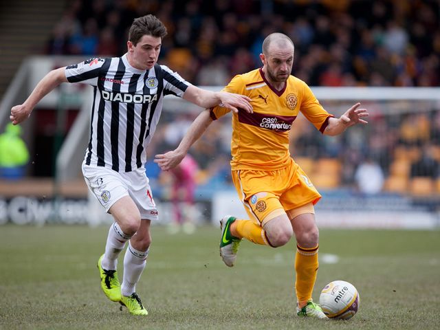 Kenny McLean tracks James McFadden