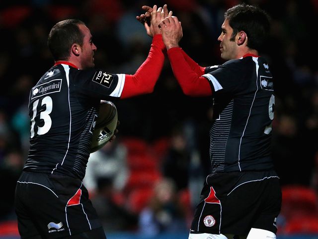 Benoit Baby and Dimitri Yachvili celebrate Biarritz's victory