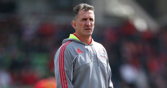 Munster coach Rob Penney insists his side will "give it a good crack" on Saturday
