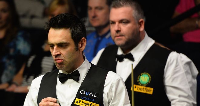 Marcus Campbell can only watch on as Ronnie O'Sullivan registers a 10-4 win