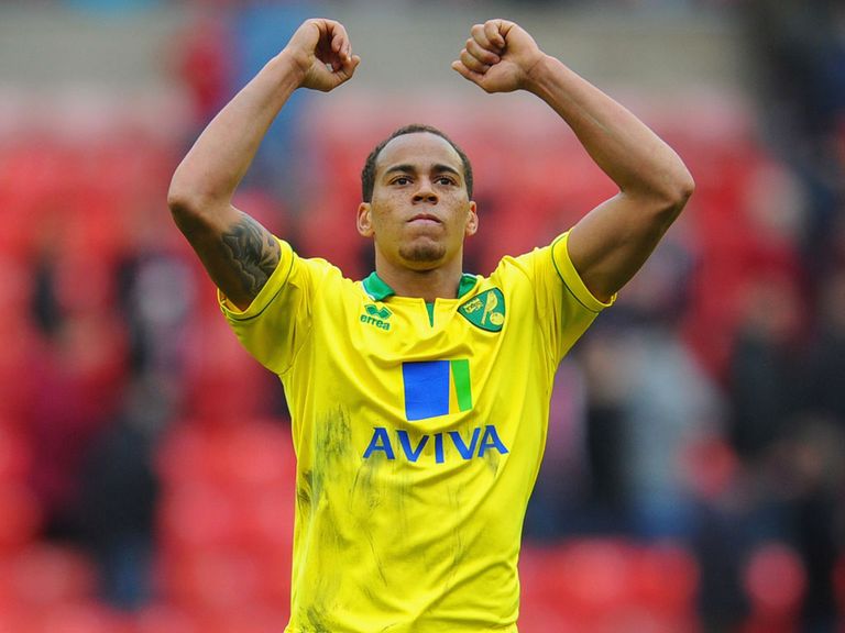 Elliott Bennett: Delighted with contract extension
