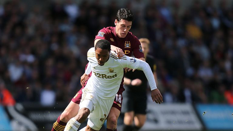 Jonathan De Guzman: Tangles for the ball with Gareth Barry