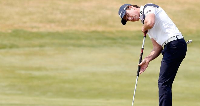 Rumford on fire with the putter