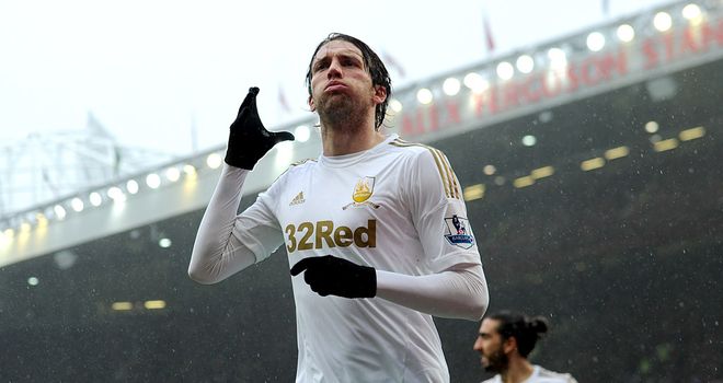 Manchester-united-v-swansea-miguel-michu-pa_2943501