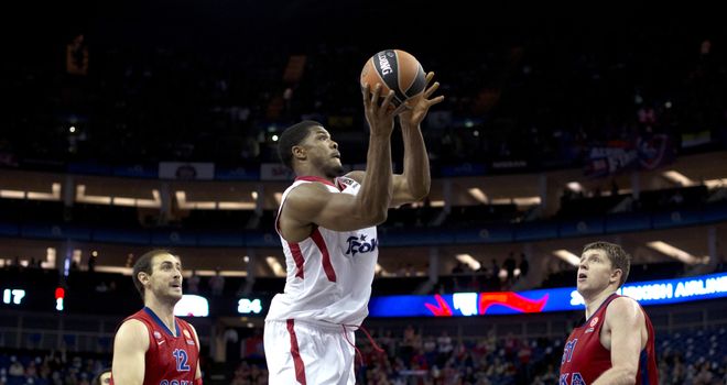 Kyle Hines: Recorded a double-double in Olympiacos' victory