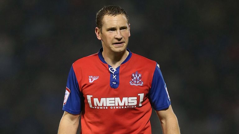 Andy Frampton: Out of contract at Gillingham