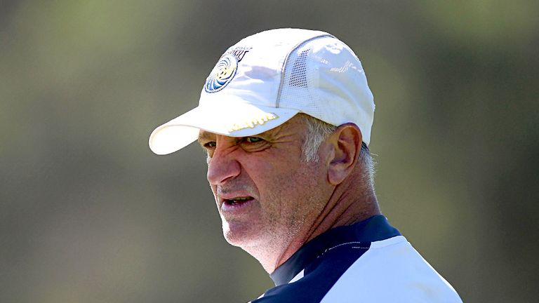 Graham Arnold: Labelled the Blades 'prehistoric'