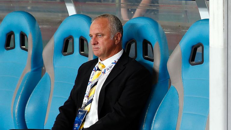 Graham Arnold: Central Coast Mariners coach claims he rejected Sheffield United