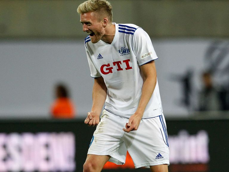 Andre Schurrle: Has completed Chelsea switch