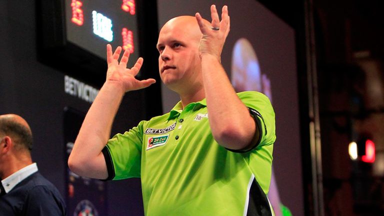 Michael van Gerwen wins the World Grand Prix darts in Dublin in 2012.