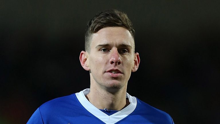 Mark Randall: Signs for the rest of the season