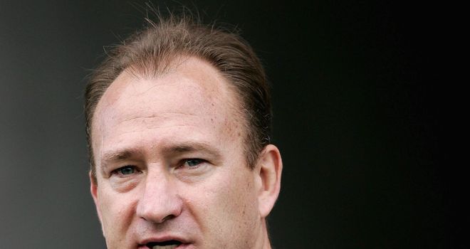 New Zealand Warriors coach Dean Bell has added two young forwards to his squad from Leeds Rhinos, where he was once academy coach