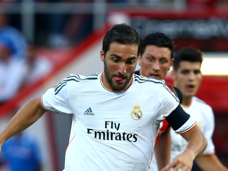 Gonzalo Higuain: On brink of move to Napoli