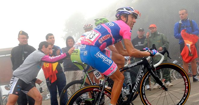 Riders make their way up the Alto de L'Angliru in the 2011 Vuelta