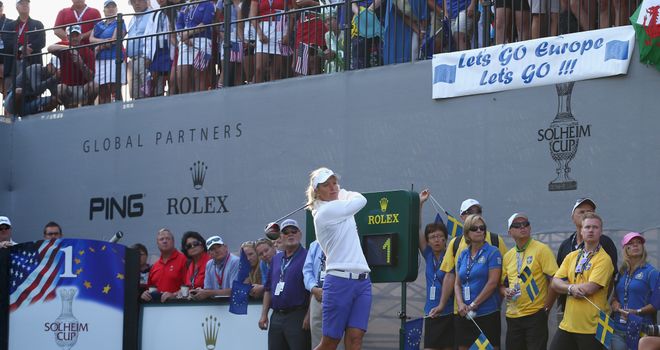 Suzann Pettersen on her way to a 2&1 victory alongside Beatriz Recari